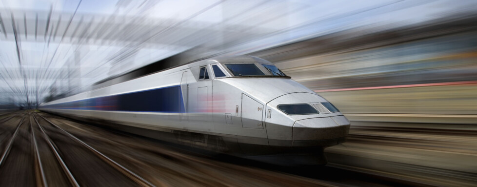 TGV moderne à pleine vitesse